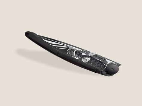 Deejo 37g, Ebony wood / Latino skull