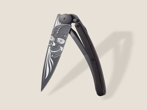 Deejo 37g, Ebony wood / Latino skull