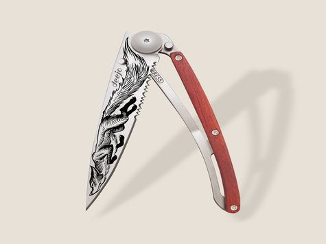 Deejo Serrated 37g, Palo Rojo / Zorro